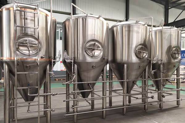 啤酒發(fā)酵罐 啤酒發(fā)酵罐