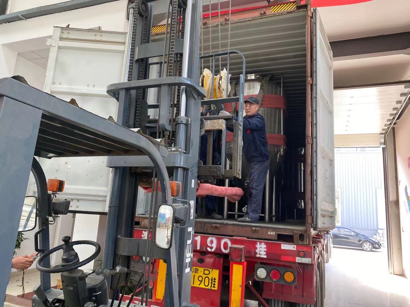 秘魯精釀啤酒設備發(fā)貨 秘魯精釀啤酒設備發(fā)貨